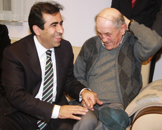 Vali Güzeloğlu: “Babalar Saygı Ve Güvenin Sembolüdür”