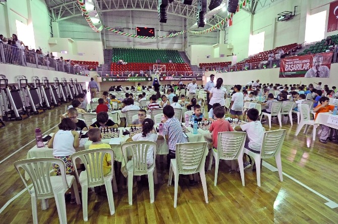 380 Çocuk Satranç Turnuvasında Ter Döktü