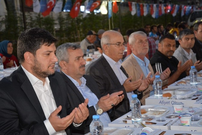 Körfez’de İlk İftar Sofrası Kuruldu