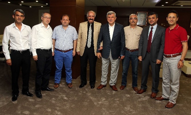 Karaosmanoğlu, Kocaeli Hemşeri Dernekleri Federasyonunu Kabul Etti