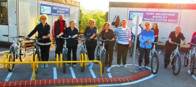 İzmit Belediyesi’nden Öğretmenlere Bisiklet Eğitimi