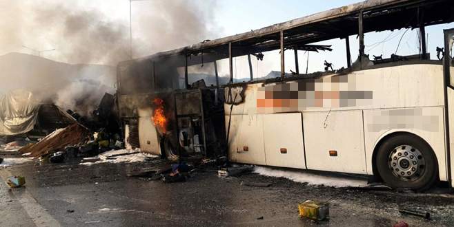 Bursa’da TIR, yolcu otobüsüne çarptı: 1 ölü, 26 yaralı