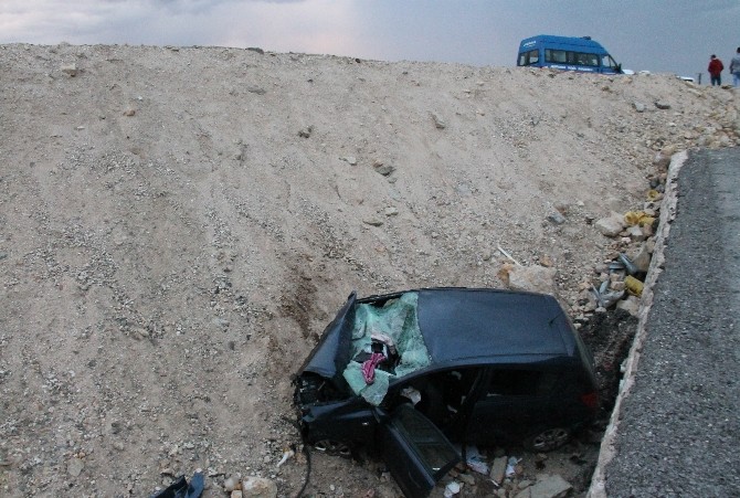 Otomobil şarampole uçtu: 1 ölü, 4 yaralı