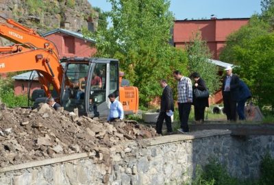 Ardahan Belediye Başkanı Faruk Köksoy, Belediye Meclis üyeleri ile birlikte