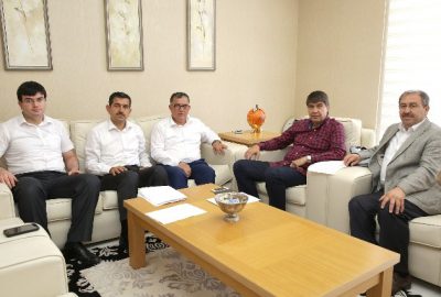 Geçtiğimiz günlerde geçirdiği kaza sonrası kaburgasında ve omzunda kırık meydana