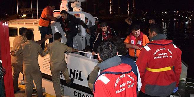 Bodrum’da kaçakları taşıyan bot battı