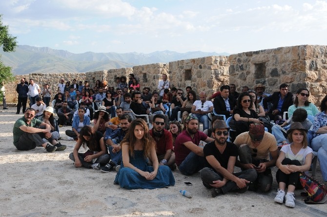 Ermeni Piyanist Akdamar’da Konser Verdi