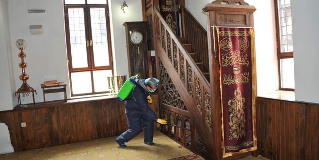 Osmangazi’deki camiler ilaçlanıyor