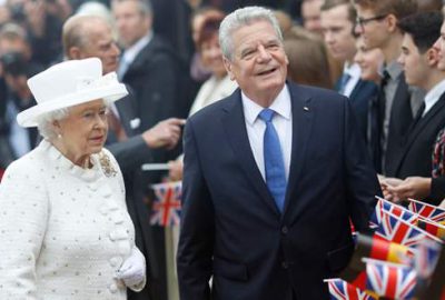 Kraliçe Elizabeth’e Almanya’da resmi tören