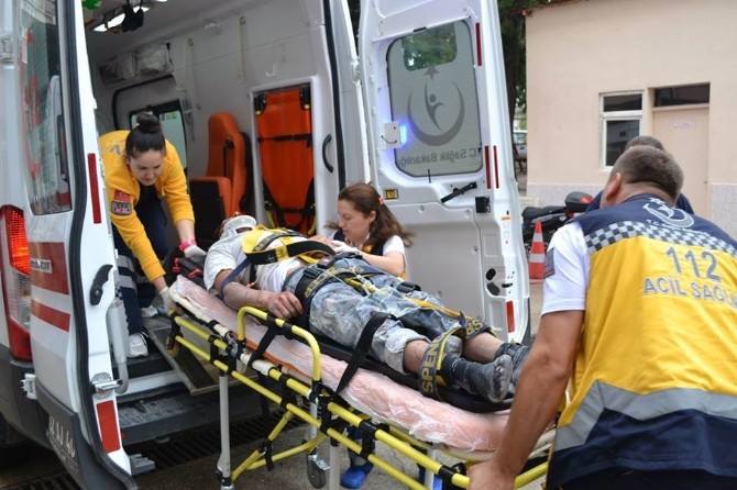 İskeleden Düşen Genç İşçi Ağır Yaralandı