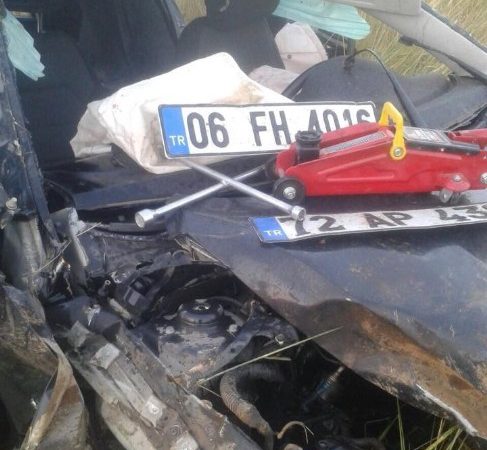 Muş’ta Trafik Kazası: 2 Yaralı Muş’un Kızılağaç beldesi Karakuyu köyü yakınlarında takla atan araçta bulunan
