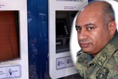 Balıkesir’in Edremit ilçesinde bankamatikten para çeken albay olduğu öğrenilen bir