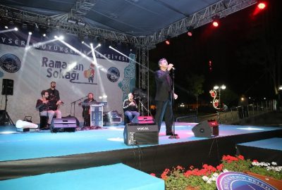 Büyükşehir Belediyesi Ramazan Sokağı, Eşref Ziya Terzi konseri ile devam