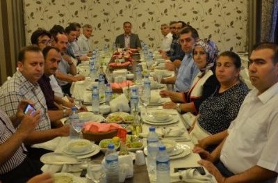 Kilis Valisi Süleyman Tapsız, Polisevinde düzenlenen iftar programında Valilik idarecileri