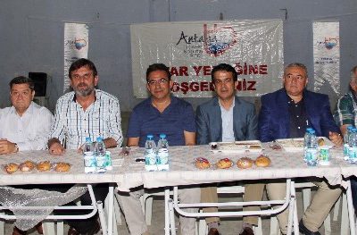 Antalya Ticaret Borsası’nın (ATB) ilçelerde verdiği geleneksel iftar yemeği devam