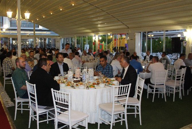 Ordu Ticaret Borsası üyeleri ile iftarda bir araya geldi.