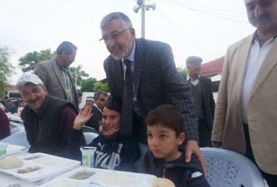 Eskişehir İnönü Belediyesi’nin mahallelerde düzenlediği sokak iftarları, Ramazan ayının bereketini
