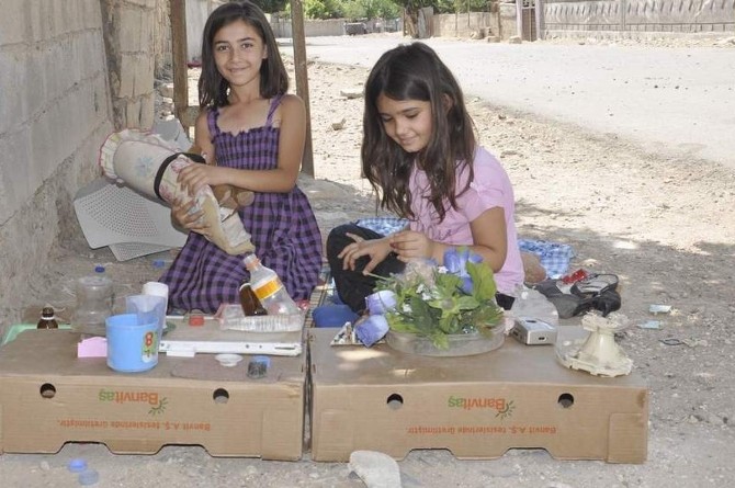 Siirtli Çocuklar Kendi Oyun Alanlarını Oluşturuyor