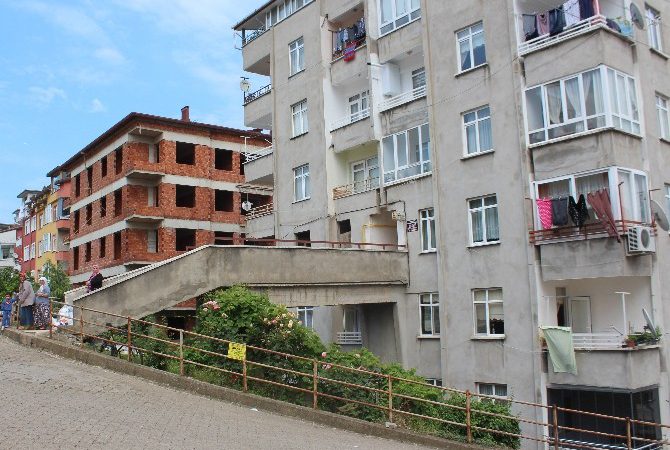 Ordu’da 16 yıl önce inşa edilen 9 katlı 36 daireli