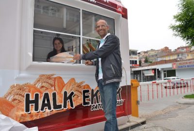 Bilecik Belediyesi tarafından vatandaşların hizmetine sunulan ’Halk Ekmeği’ uygulamasına bugün