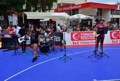 Türkiye Basketbol Federasyonu (TBF) ve Foça Belediyesi işbirliği ile bu