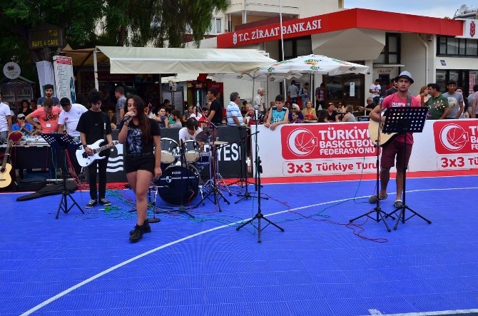 Sokak Basketbol Turnuvası Foça’da Başladı Türkiye Basketbol Federasyonu (TBF) ve Foça Belediyesi işbirliği ile bu