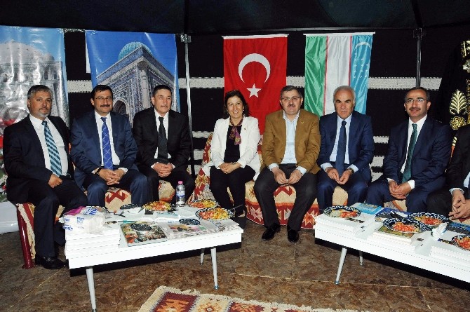 Ceritoğlu’ndan, Özbek Büyükelçiye İlginç Öneri AK Parti Çorum milletvekili Lütfiye İlksen Ceritoğlu Kurt, Keçiören Belediyesinin