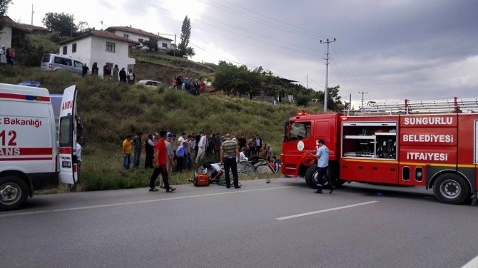 Sungurlu’da Trafik Kazası : 6 Yaralı Çorum’un Sungurlu ilçesinde meydana gelen trafik kazasında 6 kişi yaralanırken,