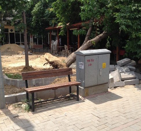 Manisa’nın Kula ilçesinde, Kula Belediyesi tarafından Hasır Pazarı olarak bilinen