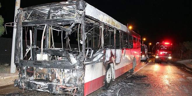 İzmir’de belediye otobüsü kundaklandı