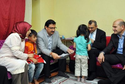 Ramazan’da ev ziyaretlerini sürdüren Keçiören Belediye Başkanı Mustafa Ak, Uyanış