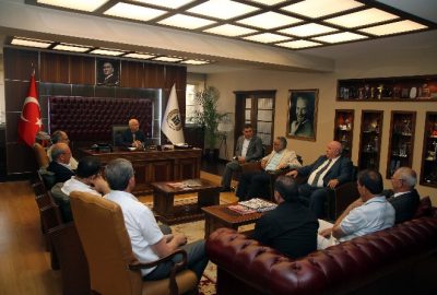 Alevi Kültür Dernekleri Genel Başkanı Doğan Demir, beraberindeki yönetim kurulu