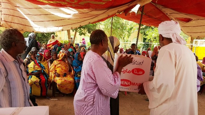 Sudan’da Yetimler İhlas Vakfının Yardımları İle Güldü İhlas Vakfı, Ramazan münasebetiyle başta Türkiye olmak üzere Somali, Afganistan,