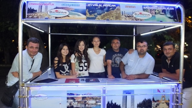 Burhaniyeli Turcular Bayramı Bekliyor Balıkesir’in Burhaniye ilçesinde, Ören meydanında stant açan tur acenteleri cazip