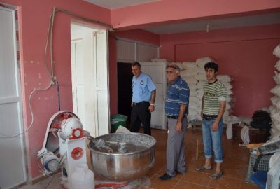 Siirt’in Kurtalan İlçe Belediyesi Zabıta Müdürlüğü’ne bağlı ekipler, fırınlarda denetimlerini