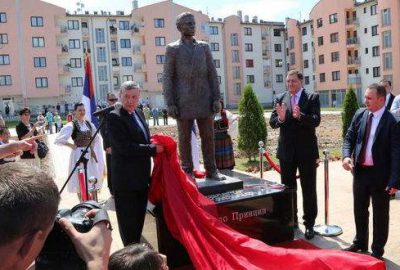 Sırplar dünya savaşı çıkaran suikastçının heykelini dikti