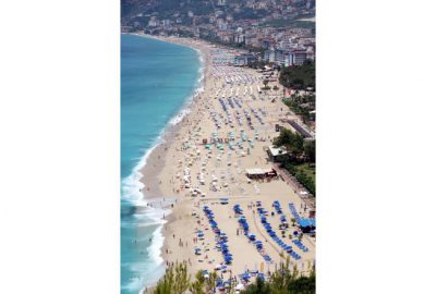 Plajlar turistlere kaldı