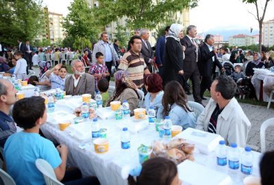 Büyükşehir Belediye Başkanı Mustafa Çelik şehit ve gazilerimizin fedakarlığına dikkat