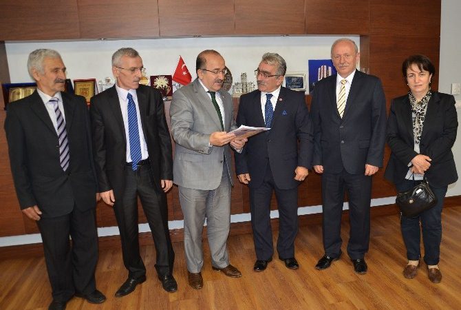 Türkiye Emekliler Derneği Trabzon Şube Başkanlığına 3’ü kez seçilen Burhan
