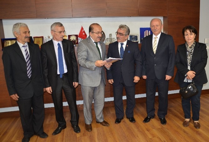 Emekliler Derneği’nden Başkan Gümrükçüoğlu’na Ziyaret