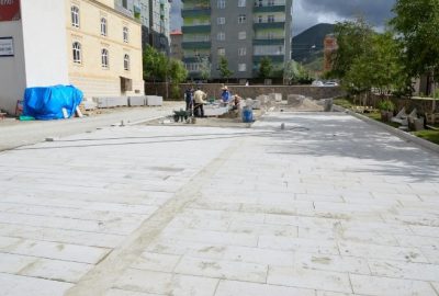 Palandöken Belediyesi, İlçede bulunan birçok camide yaptığı bahçe ve çevre