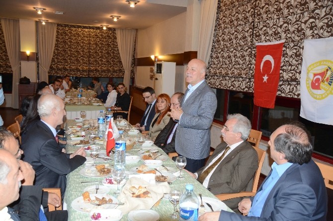 Başkan Sekmen, İftarda Gazetecilerle Buluştu