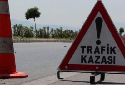 Bursa’da motosikletle midibüs çarpıştı!