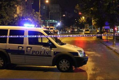 İzmir'in Gaziemir ilçesinde polis ekiplerince bir kişinin çantasında 14 kilogram