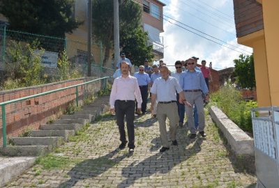 İzmit Belediyesi ekipleri tarafından yapılan mahalle inceleme gezileri devam ediyor.