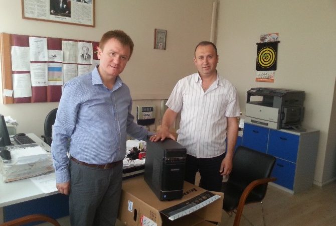 İzmit Belediyesi tarafından çevre projeleri kapsamında okullara yardım yapıldı. İzmit