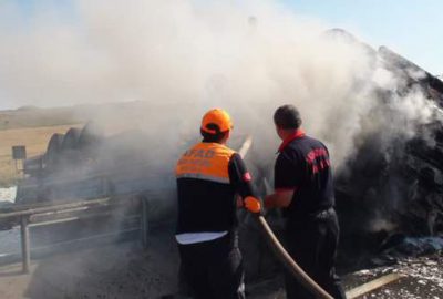 Aksaray'da cam yüklü TIR'ın devrilmesi sonucu bir kişi yaralandı. Kaza