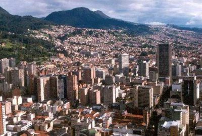 Kolombiya’da art arda iki bombalı saldırı