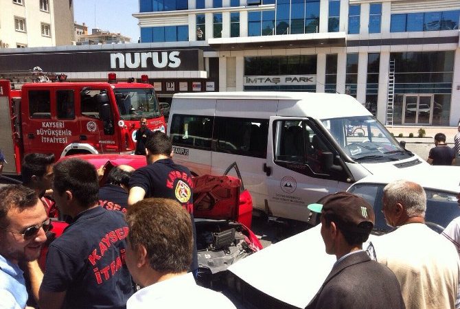 Kayseri’de meydana gelen trafik kazasında iki kişi yaralandı.