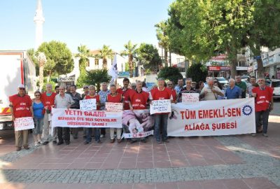 İzmir’de Tüm Emekliler Sendikası Aliağa Şubesi temsilcileri ‘Emekliler Haftası’ kapsamında